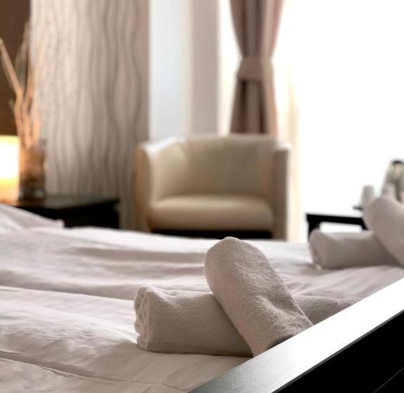 اتاق راحتی, Modena