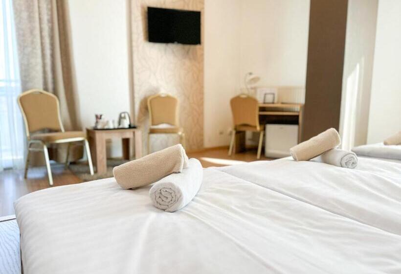 اتاق خانوادگی, Modena