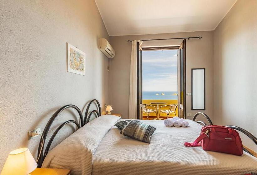 חדר סטנדרט לשלושה, Ostello Bellavista