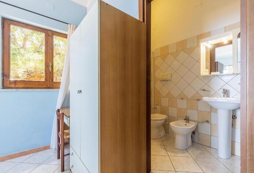 חדר סטנדרט לשלושה, Ostello Bellavista