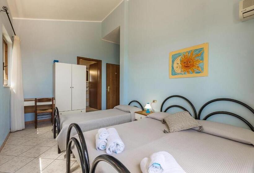 חדר סטנדרט לשלושה, Ostello Bellavista