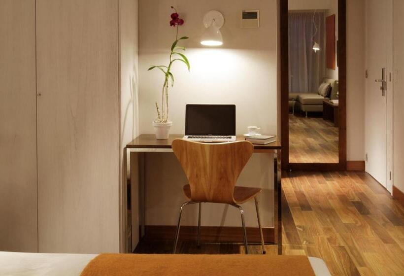 اتاق لوکس, Palo Santo