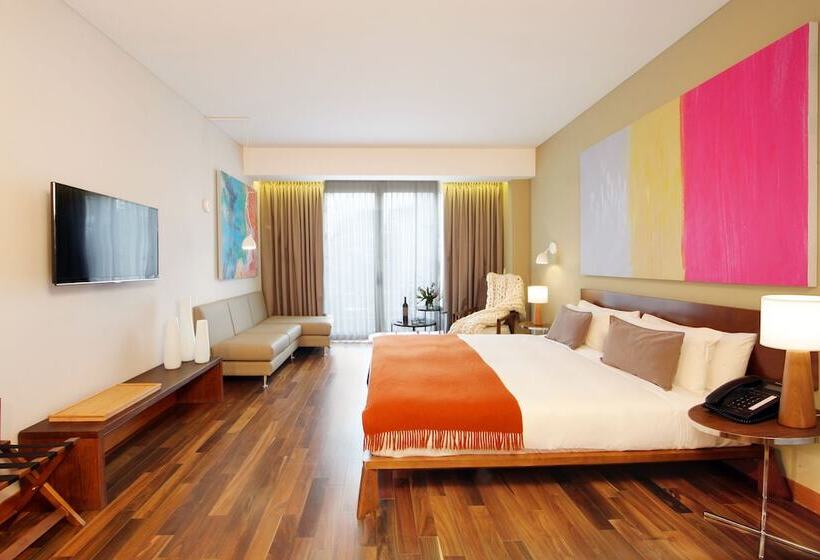 اتاق لوکس, Palo Santo