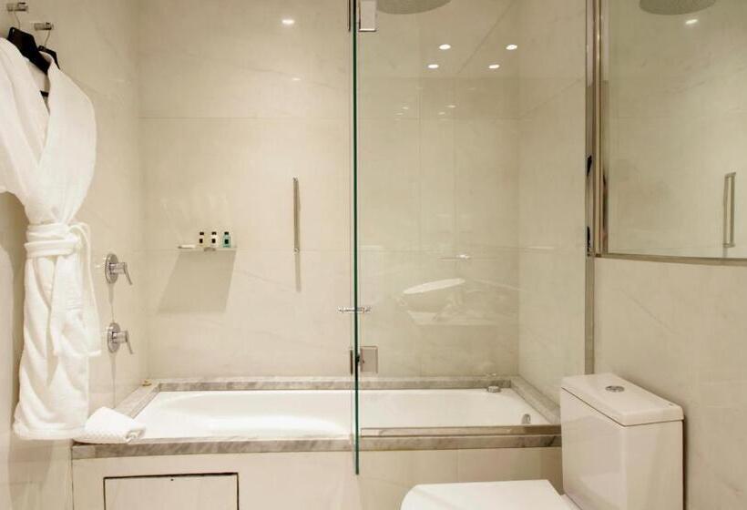 سوییت لوکس, Palo Santo