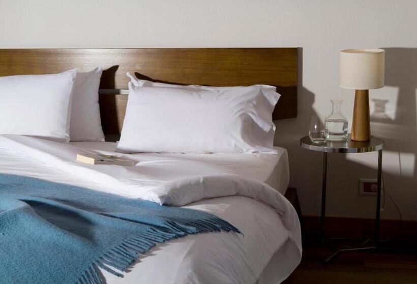 سوییت لوکس, Palo Santo