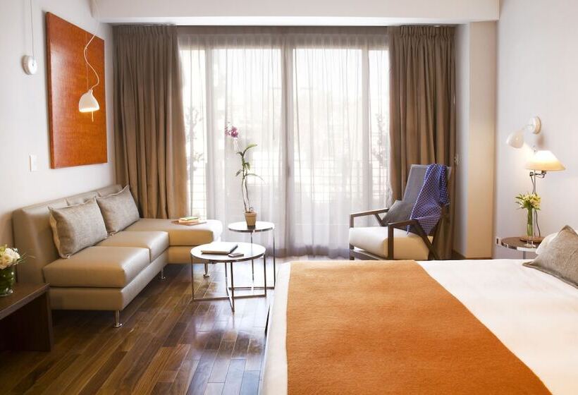 اتاق لوکس, Palo Santo