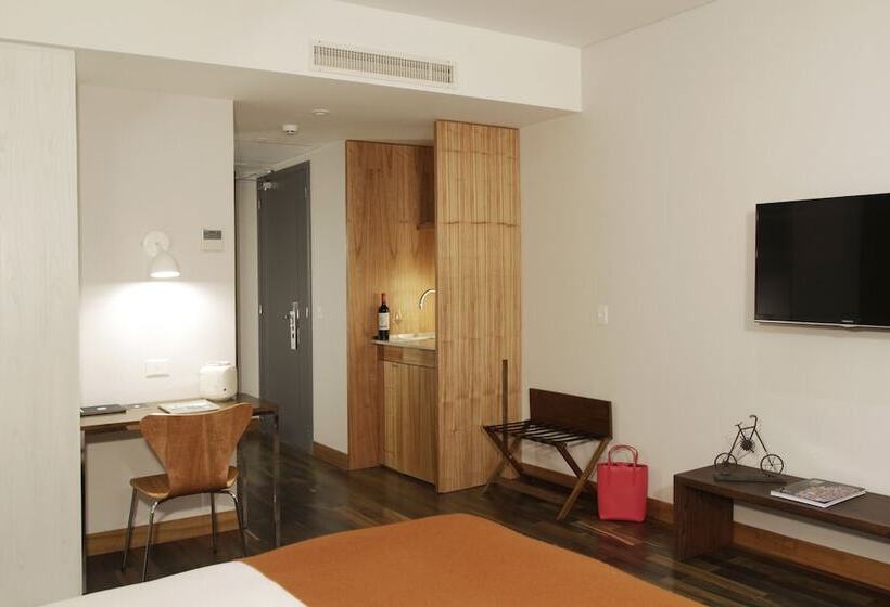 اتاق لوکس, Palo Santo