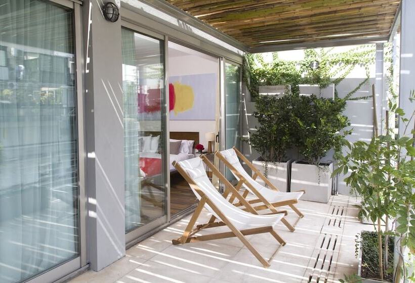 سوییت لوکس, Palo Santo