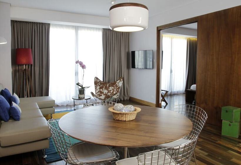 سوییت لوکس, Palo Santo