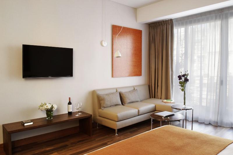 اتاق لوکس, Palo Santo