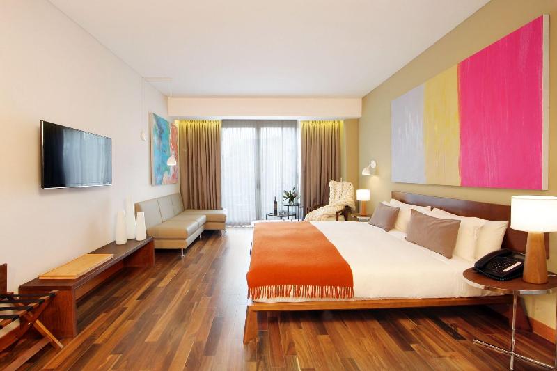 اتاق لوکس, Palo Santo