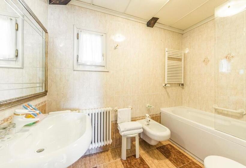 חדר דלוקס לשלושה, Villa Fiorita