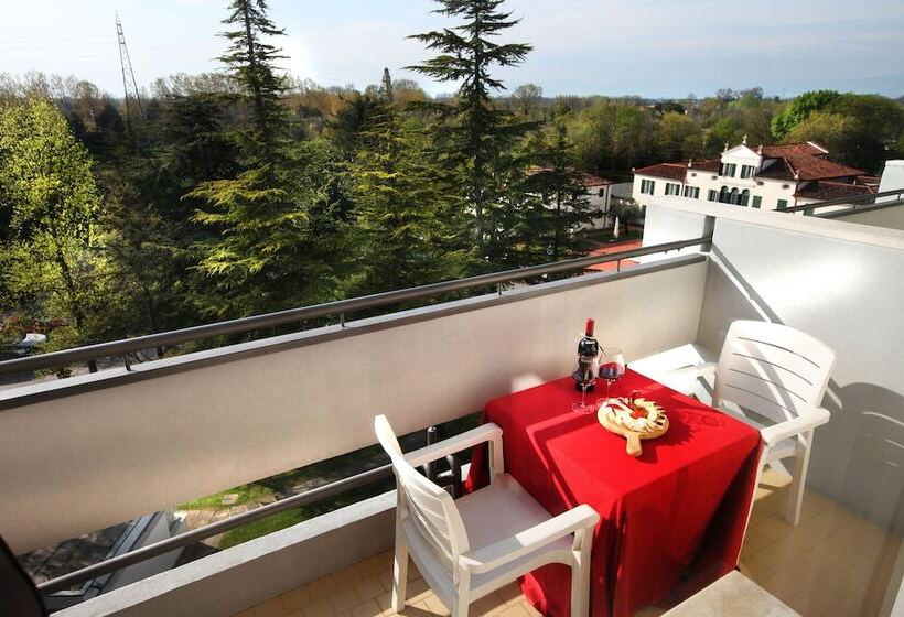 חדר קלאסי לשלושה, Villa Fiorita