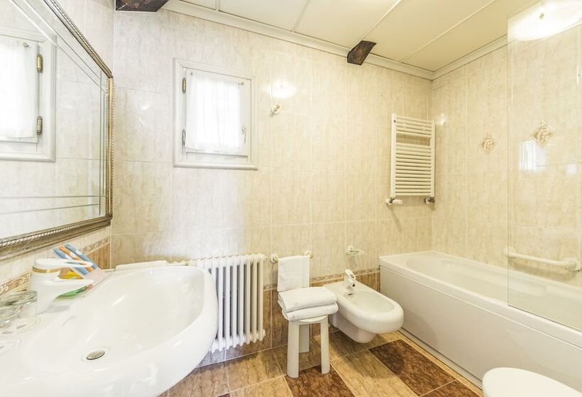 חדר דלוקס לשלושה, Villa Fiorita