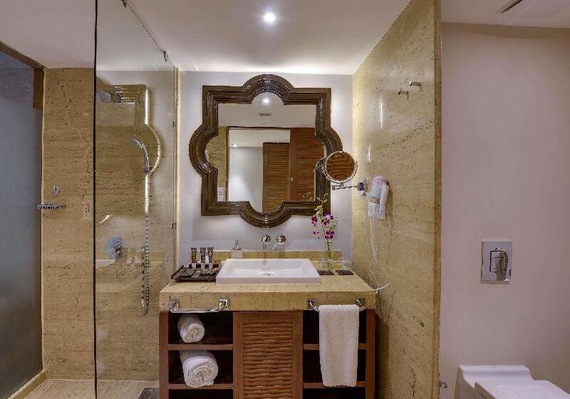 Pokój Superior Łóżko King Size, Novotel Goa Resort & Spa Candolim