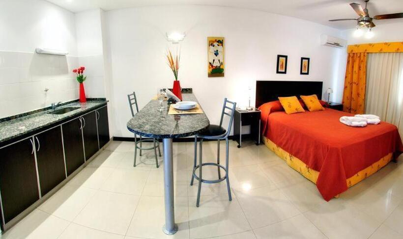 1ベッドルームアパートメント, Pilar Apart