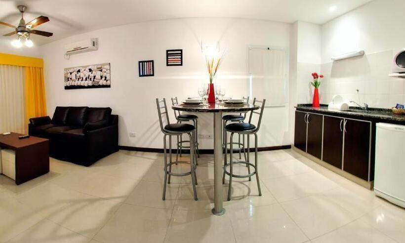 1ベッドルームアパートメント, Pilar Apart