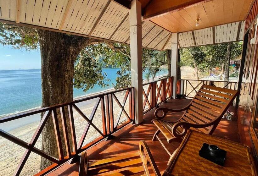 بنجلو قياسى, Marina Resort Koh Phayam Ranong