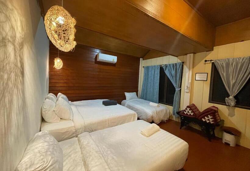 スタンダードバンガロー, Marina Resort Koh Phayam Ranong