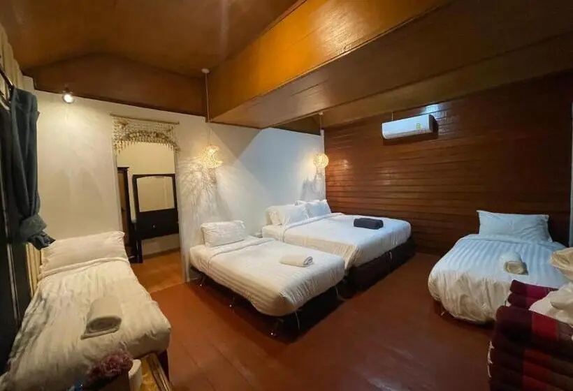 スタンダードバンガロー, Marina Resort Koh Phayam Ranong