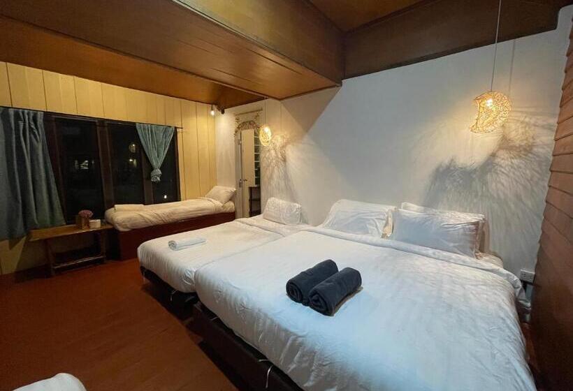 بنجلو قياسى, Marina Resort Koh Phayam Ranong