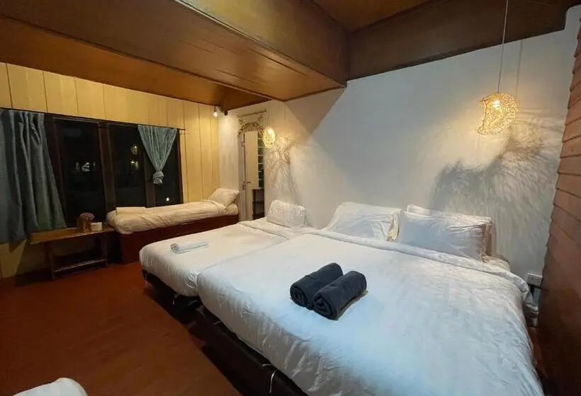 スタンダードバンガロー, Marina Resort Koh Phayam Ranong