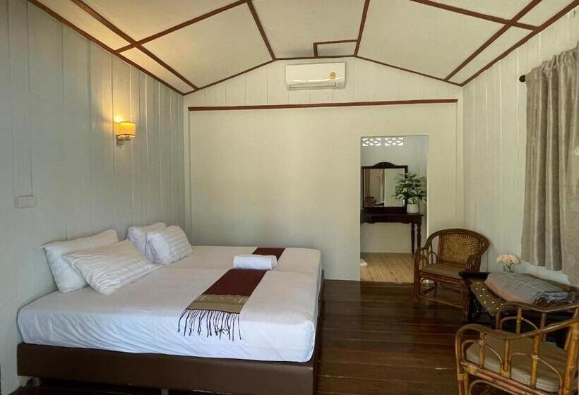 بنجلو ديلوكس, Marina Resort Koh Phayam Ranong