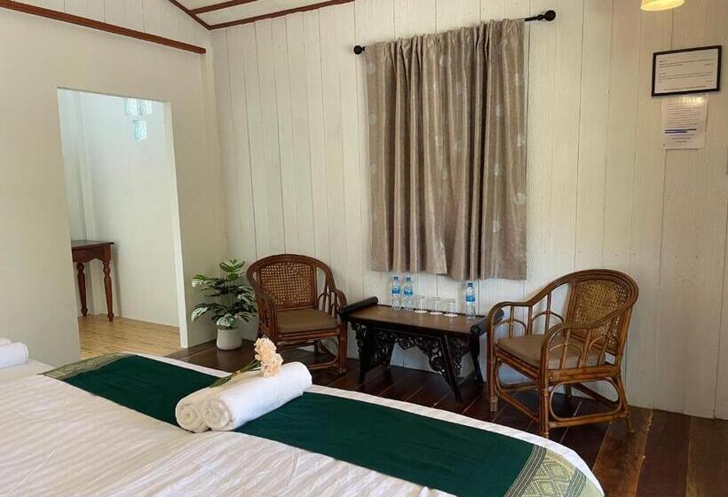 بنجلو ديلوكس, Marina Resort Koh Phayam Ranong