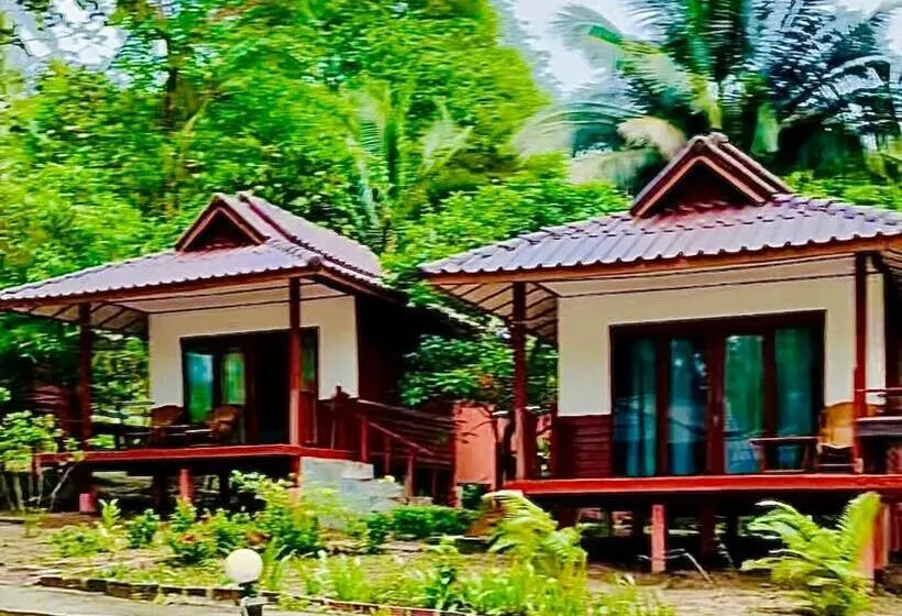 デラックスバンガロー, Marina Resort Koh Phayam Ranong