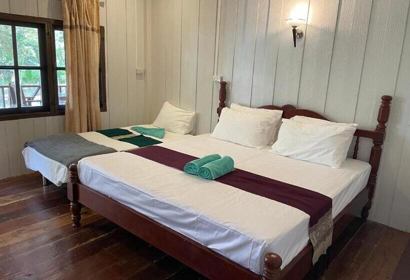 بنجلو قياسى مطل على البحر, Marina Resort Koh Phayam Ranong