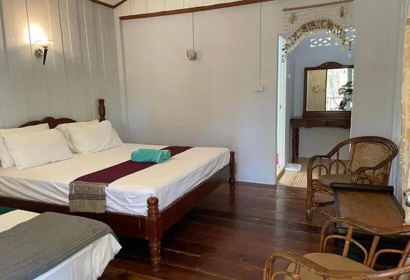 オーシャンビューのスタンダードバンガロー, Marina Resort Koh Phayam Ranong