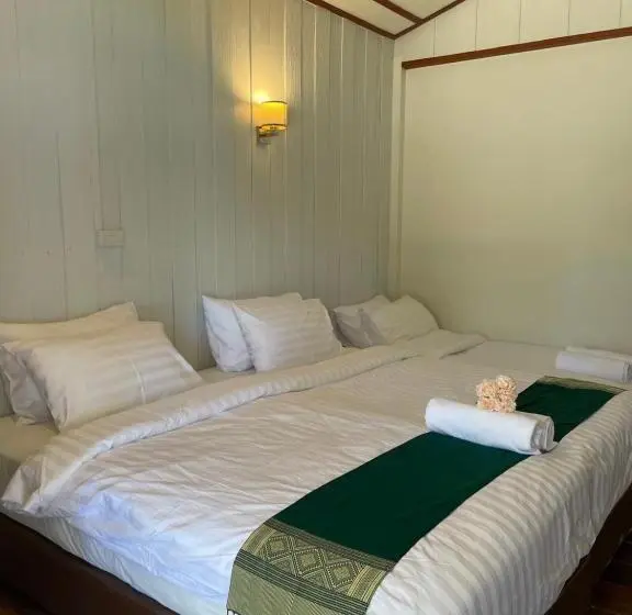 オーシャンビューのスタンダードバンガロー, Marina Resort Koh Phayam Ranong