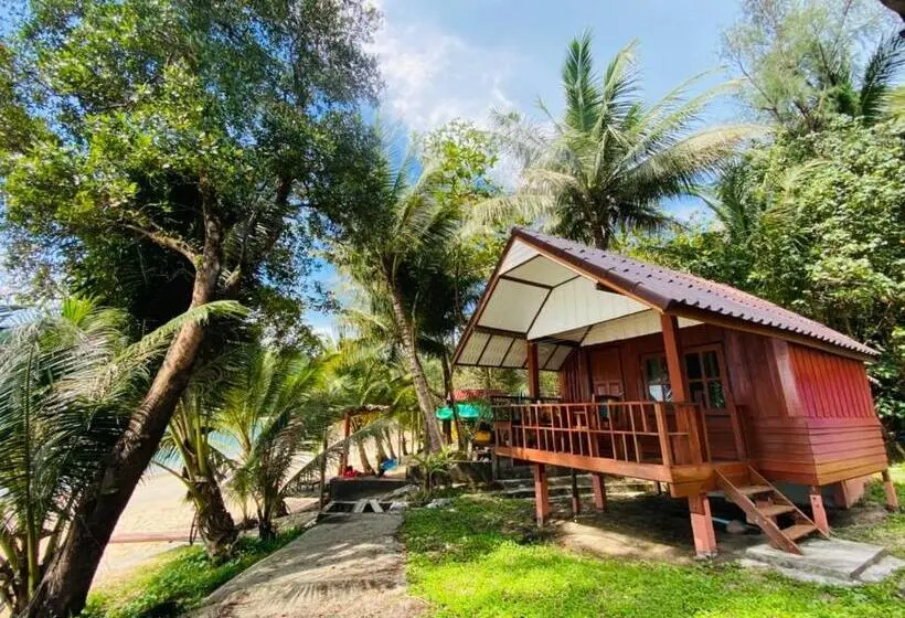 キングサイズベッドのスタンダードルーム, Marina Resort Koh Phayam Ranong