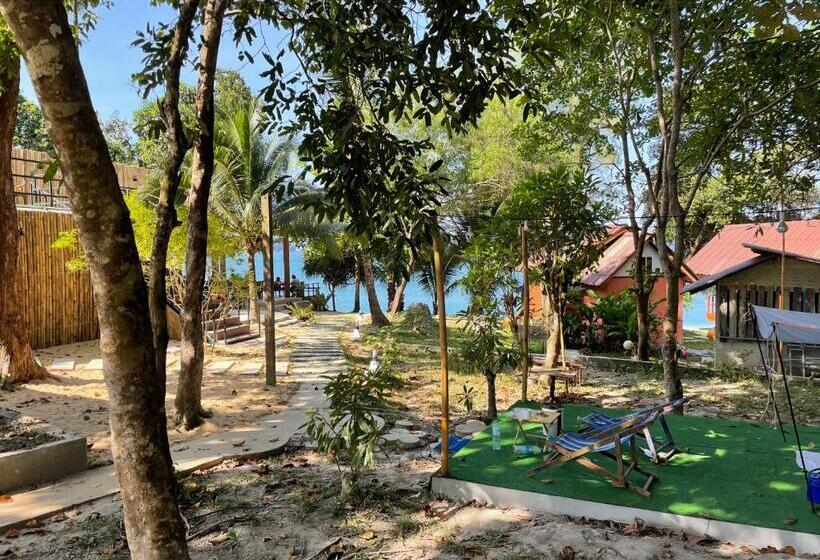 بنجلو قياسى, Marina Resort Koh Phayam Ranong
