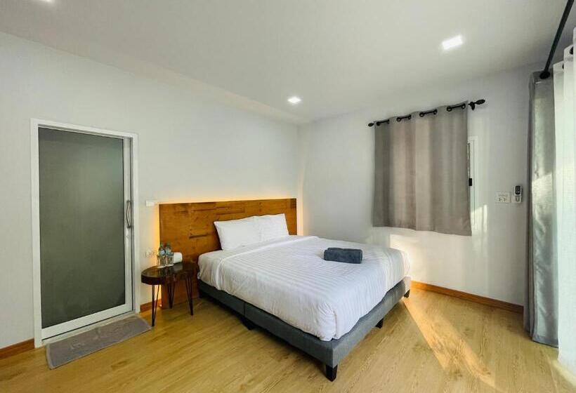 بنجلو قياسى, Marina Resort Koh Phayam Ranong