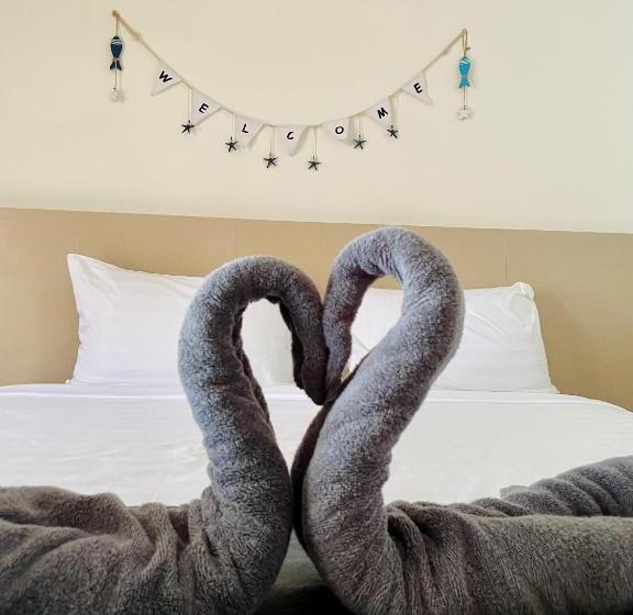 جناح جونيور مطلّ علي البحر, Marina Resort Koh Phayam Ranong