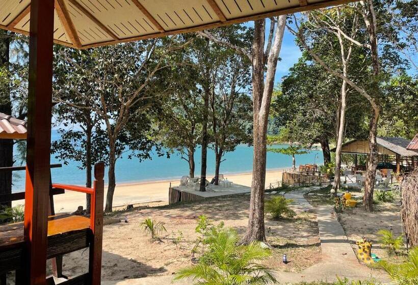 بنجلو ديلوكس, Marina Resort Koh Phayam Ranong