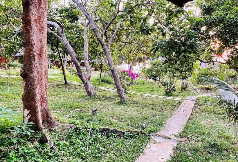 غرفة عائلية مطلّة علي الحديقة, Marina Resort Koh Phayam Ranong