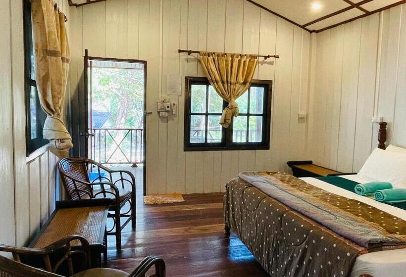 بنجلو قياسى مطل على البحر, Marina Resort Koh Phayam Ranong