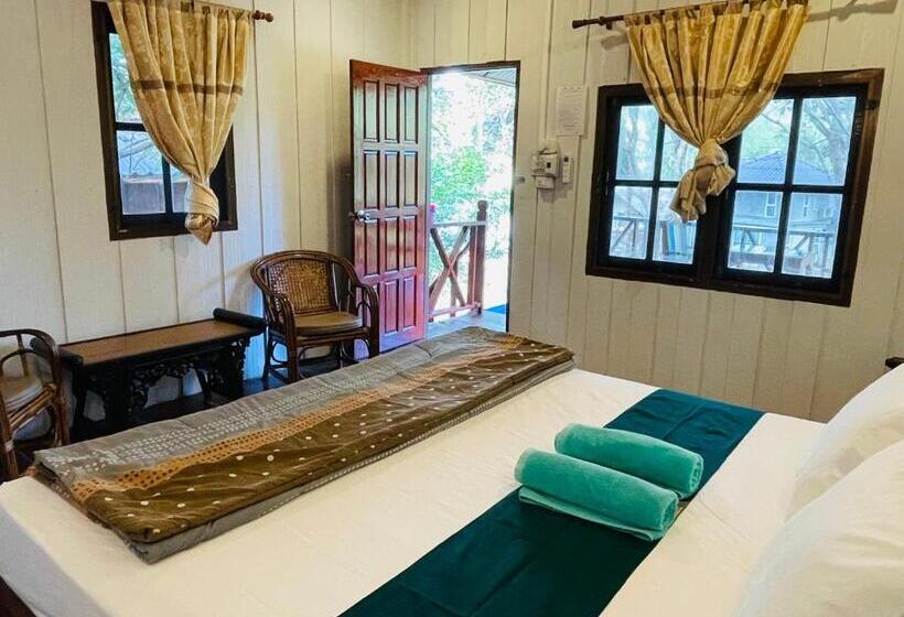 بنجلو قياسى مطل على البحر, Marina Resort Koh Phayam Ranong