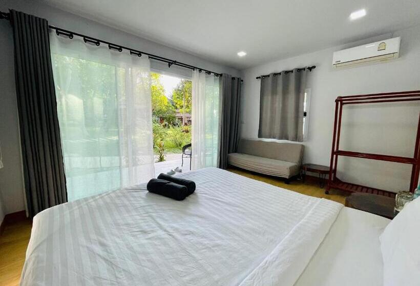 スタンダードバンガロー, Marina Resort Koh Phayam Ranong