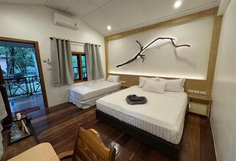 オーシャンビューのスタンダードバンガロー, Marina Resort Koh Phayam Ranong