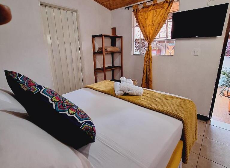 غرفة قياسية ثلاثية, Hostal Colombian Gold