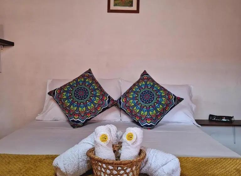 スタンダードトリプルルーム, Hostal Colombian Gold