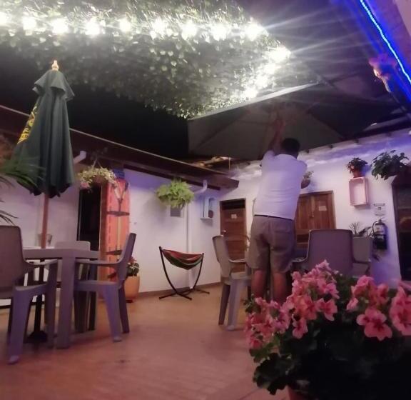 غرفة قياسية رباعية, Hostal Colombian Gold