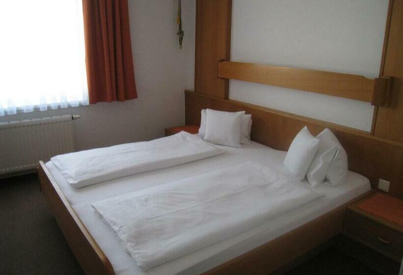 Номер Стандарт, Pension Schmidt