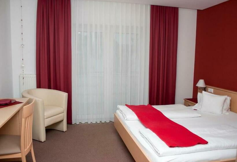 Номер Стандарт с Балконом, Pension Schmidt