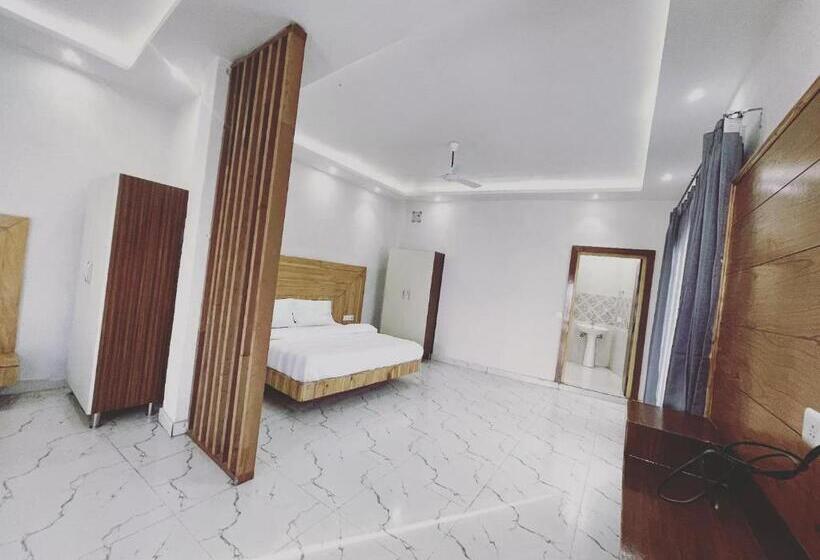 اتاق لوکس خانوادگی, On The Edge Top Rated & Awarded Propryty