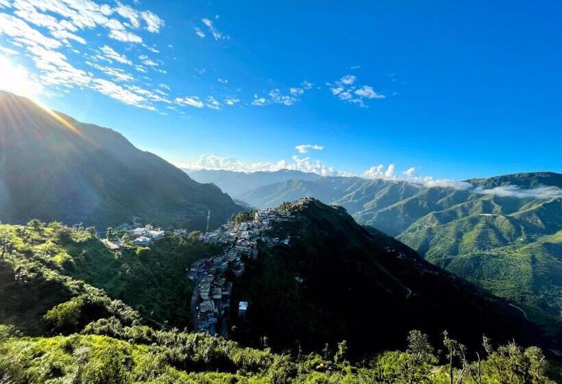 اتاق لوکس خانوادگی, On The Edge Top Rated & Awarded Propryty