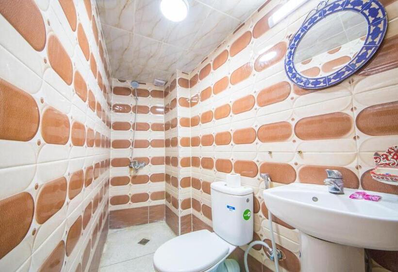 标准三人间, Riad Haddaji Fes